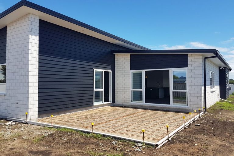 Photo of property in 41 Kaurinui Crescent, One Tree Point, 0118