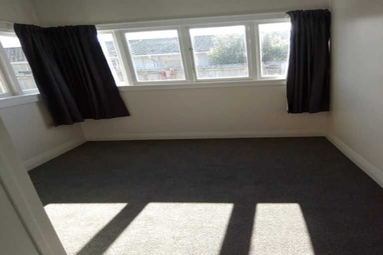 Photo of property in 15 Owles Terrace, New Brighton, Christchurch, 8061