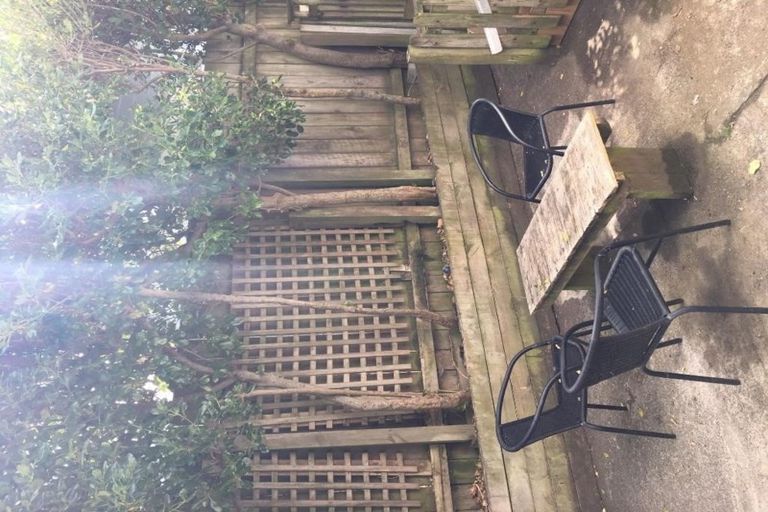 Photo of property in 5 Edinburgh Terrace, Berhampore, Wellington, 6023