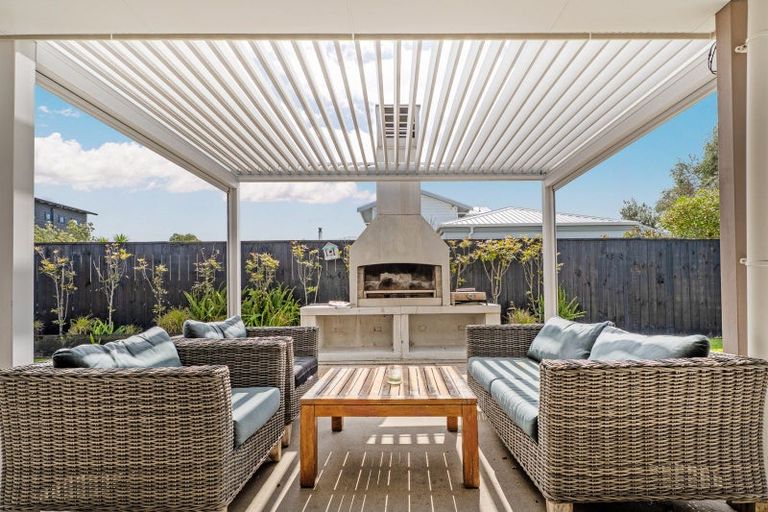 Photo of property in 126 Puka Crescent, Matarangi, Whitianga, 3592