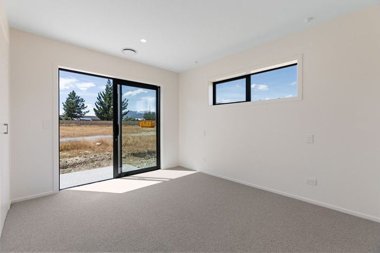Photo of property in 4 Pipson Way, Lake Hawea, 9382