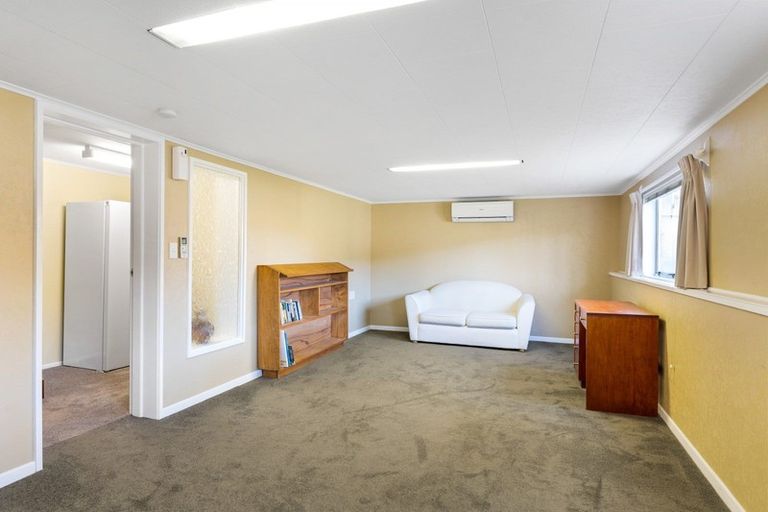 Photo of property in 69 Thomas Street, Stokes Valley, Lower Hutt, 5019