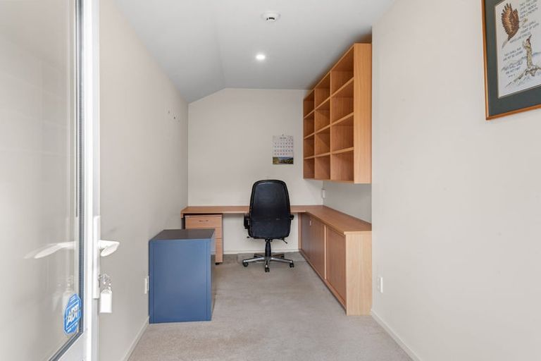 Photo of property in 2/14 Middlepark Road, Sockburn, Christchurch, 8042