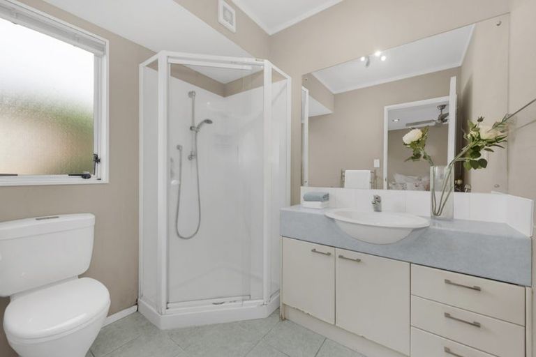 Photo of property in 58 Frank Nobilo Drive, Golflands, Auckland, 2013