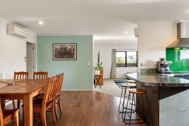 Photo of property in 11 Holyoake Terrace, Omokoroa, 3114