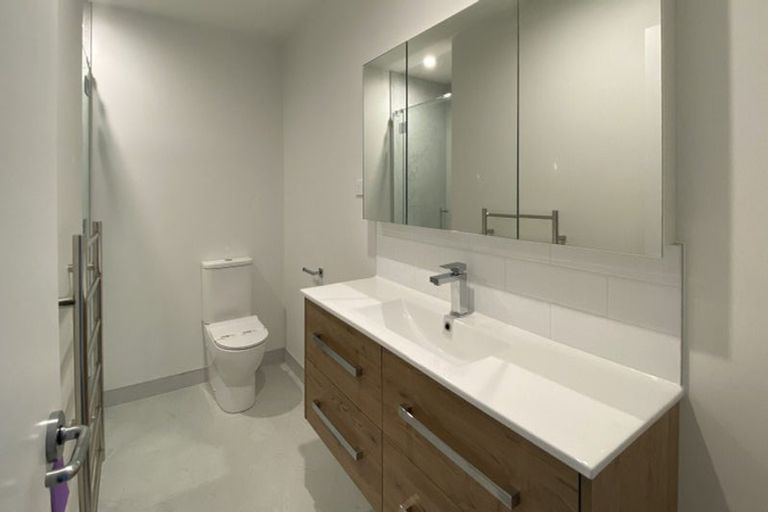 Photo of property in 10 Tuputupu Drive, Kumeu, 0810