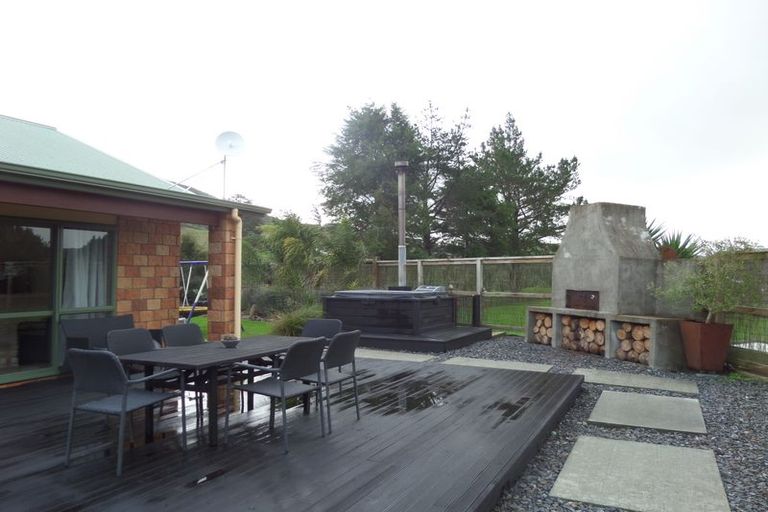 Photo of property in 18 Kauri Lane, Huntly, 3771