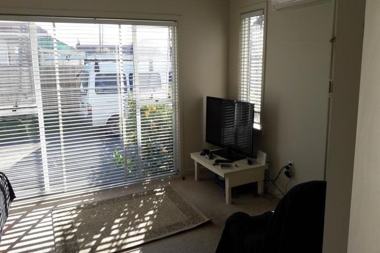 Photo of property in 64 Moffett Street, Islington, Christchurch, 8042