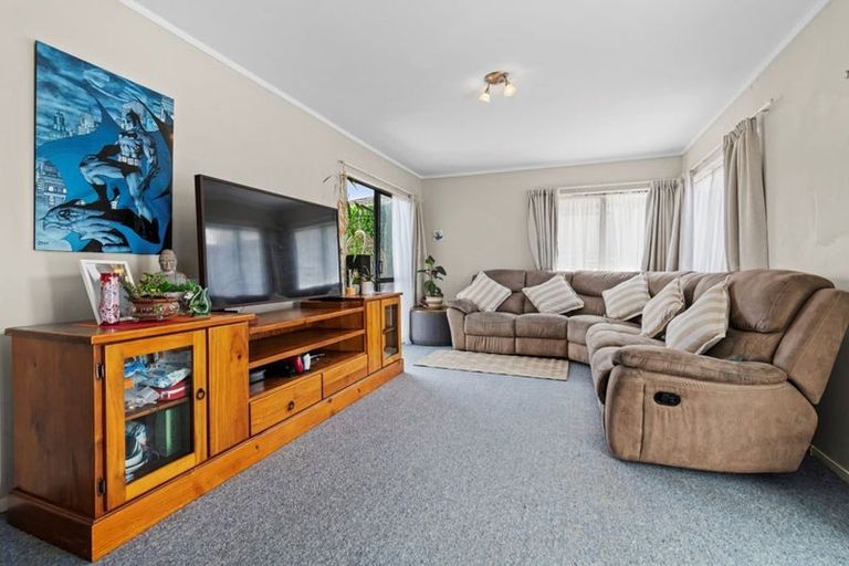 Photo of property in 2/4 Leven Lane, Totara Heights, Auckland, 2105