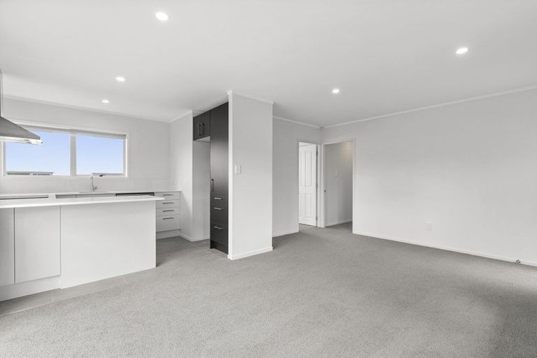 Photo of property in 1/322 Royal Road, Massey, Auckland, 0614