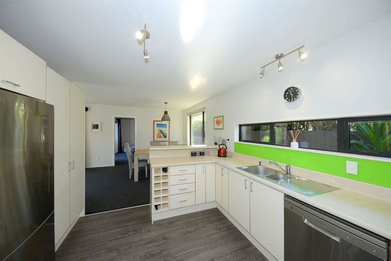 Photo of property in 8 Strathean Avenue, Avonhead, Christchurch, 8042