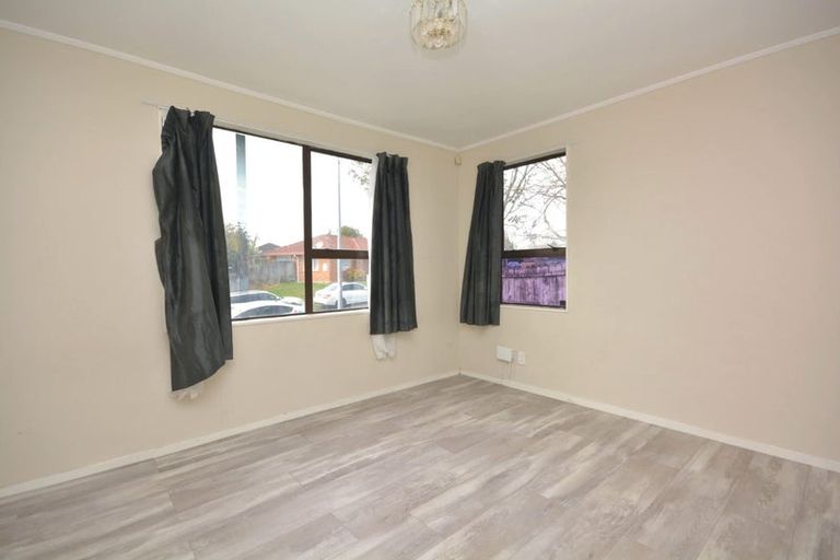 Photo of property in 1/1 Rebecca Rise, Weymouth, Auckland, 2103