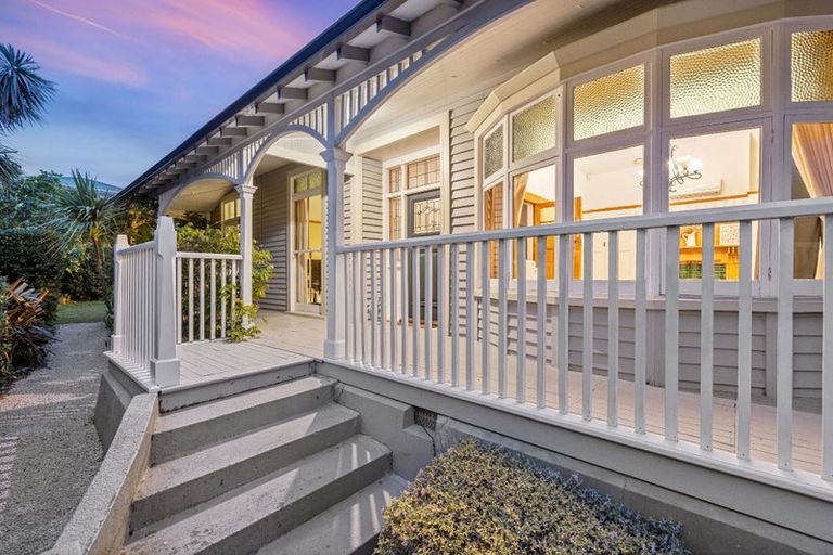 Photo of property in 93 Dyers Pass Road, Cashmere, Christchurch, 8022