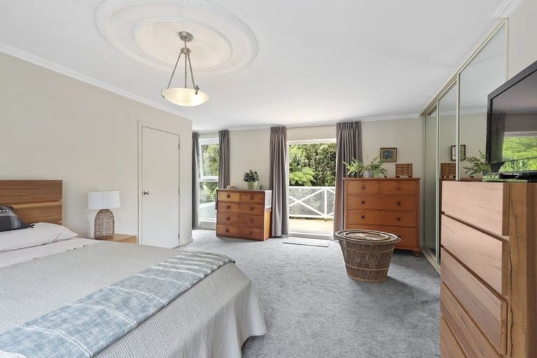 Photo of property in 125 Woodlands Park Road, Titirangi, Auckland, 0604