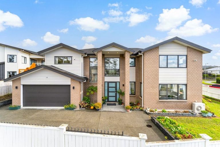 Photo of property in 24 Mettam Drive, Swanson, Auckland, 0614