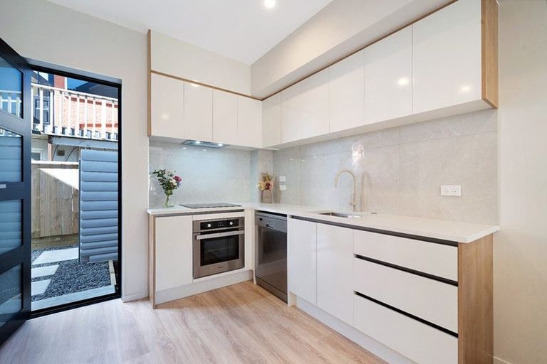 Photo of property in 2/2a Mantra Road, Massey, Auckland, 0614