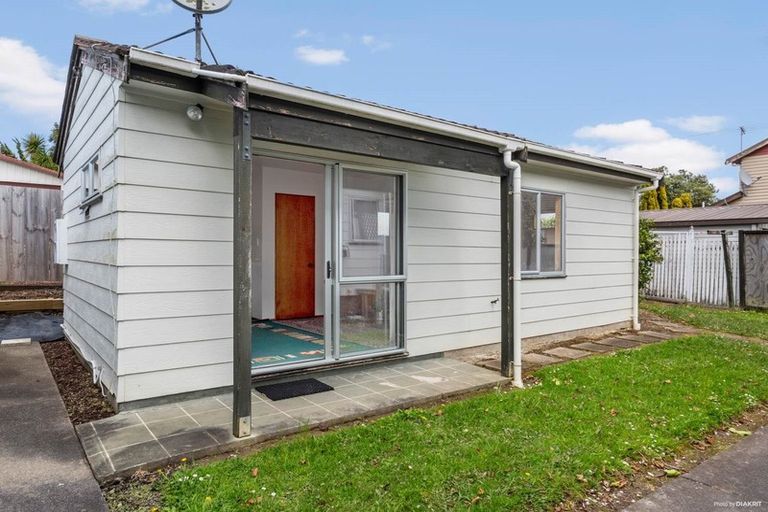 Photo of property in 8 Devonshire Road, Unsworth Heights, Auckland, 0632
