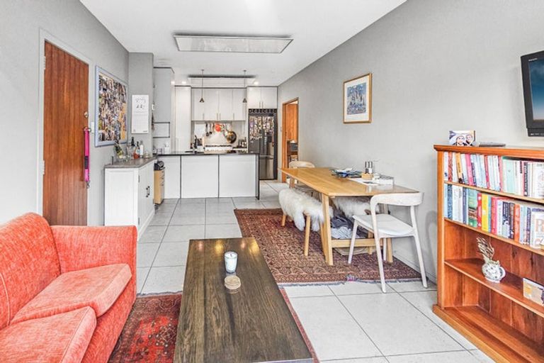 Photo of property in 111 Thompson Road, Bluff Hill, Napier, 4110