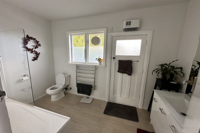 Photo of property in 52 Bristol Street, St Albans, Christchurch, 8014