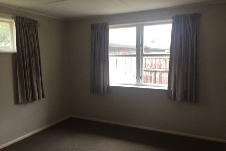 Photo of property in 2/264a Fergusson Drive, Heretaunga, Upper Hutt, 5018
