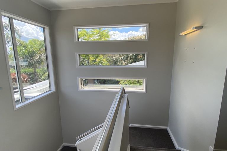 Photo of property in 6 Barnhill Crescent, Pahurehure, Papakura, 2113