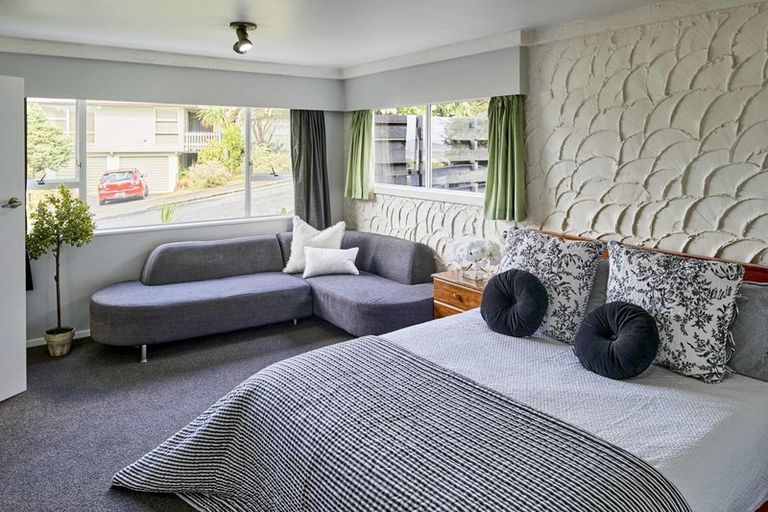 Photo of property in 17 Truro Road, Camborne, Porirua, 5026