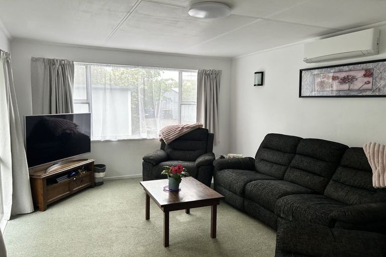 Photo of property in 41 Kimberley Grove, Westbrook, Palmerston North, 4412