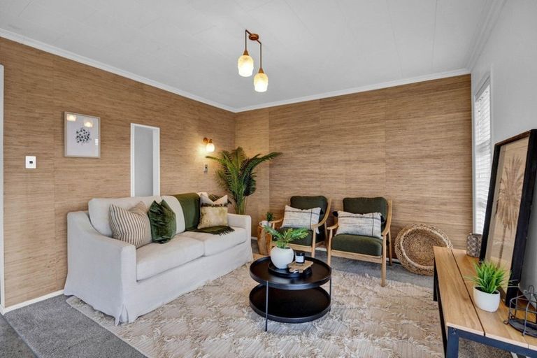 Photo of property in 1/246 Courtenay Street, Strandon, New Plymouth, 4312