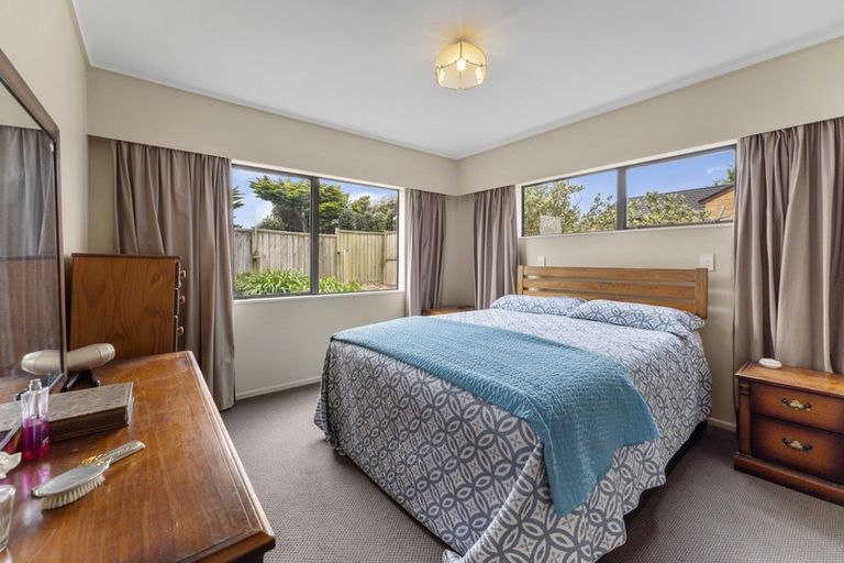 Photo of property in 15 Pine Ridge Terrace, Waikanae Beach, Waikanae, 5036