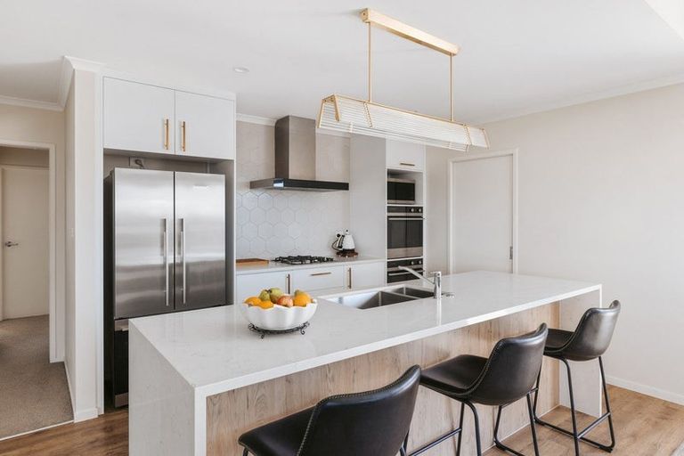 Photo of property in 12 Brendan Close, Omokoroa, 3114