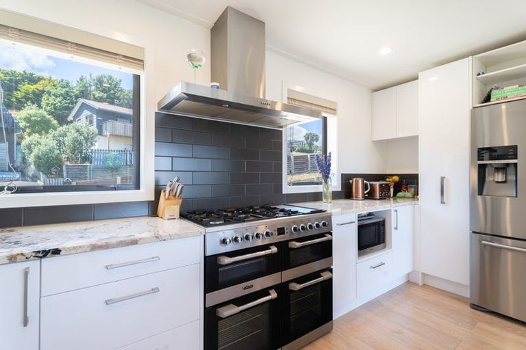 Photo of property in 2a Mapplebeck Street, Titahi Bay, Porirua, 5022