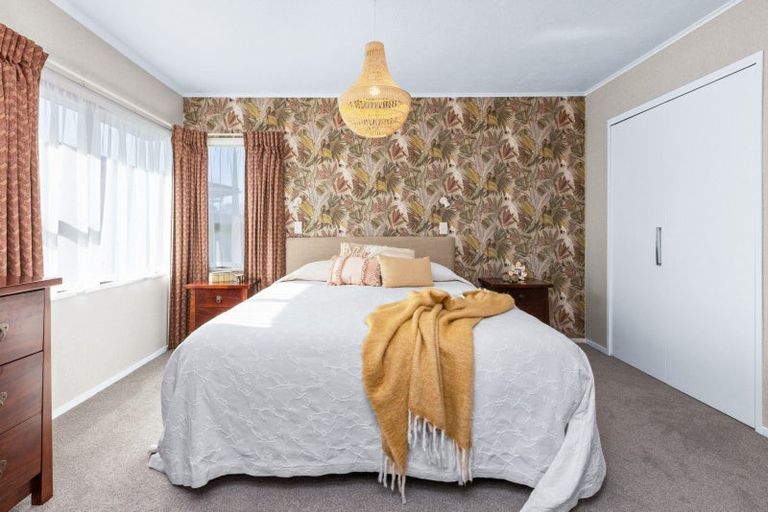 Photo of property in 21 Townshend Crescent, Greenmeadows, Napier, 4112