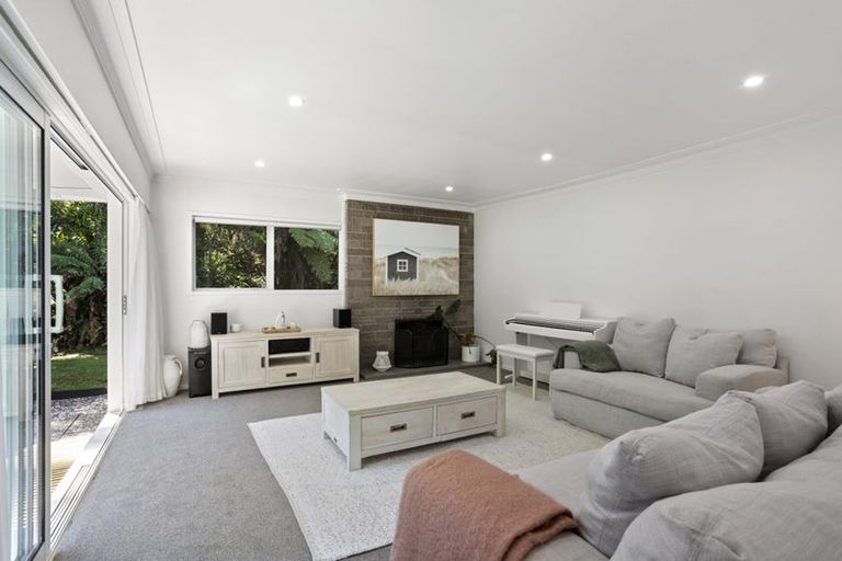 Photo of property in 35 Takahe Road, Titirangi, Auckland, 0604