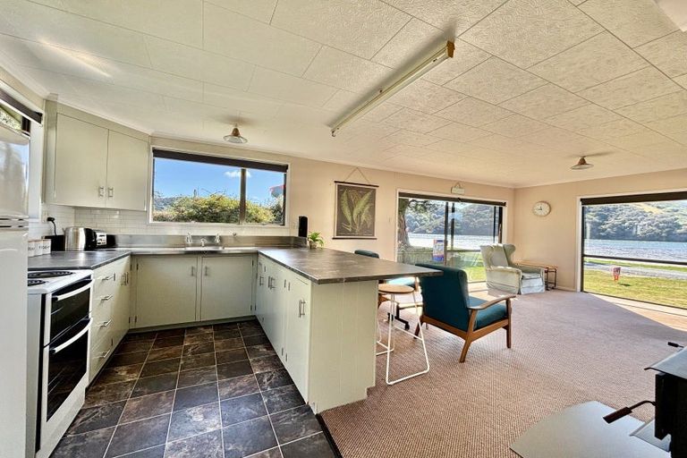 Photo of property in 25 Riverside Road, Taieri Mouth, Brighton, 9091
