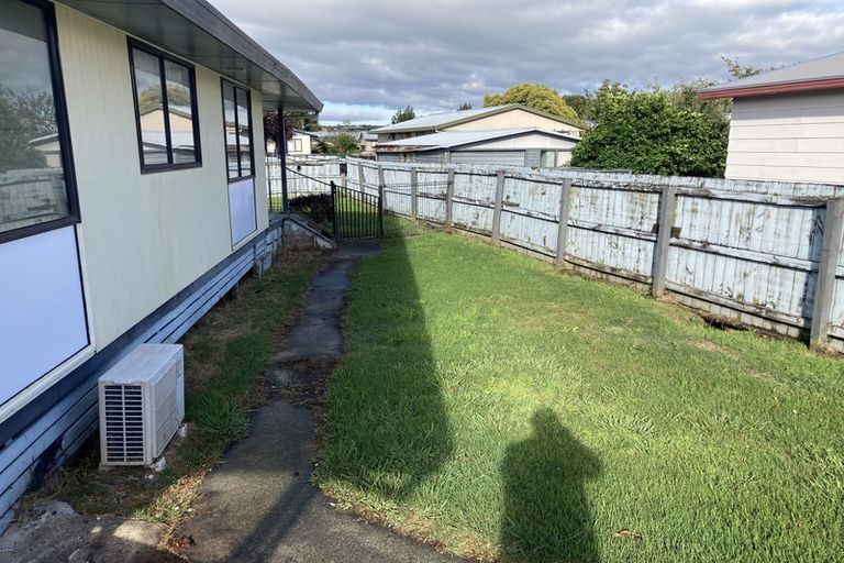 Photo of property in 15 Pringle Place, Nawton, Hamilton, 3200