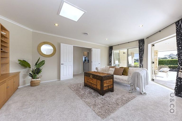 Photo of property in 289 Old North Road, Kumeu, 0892