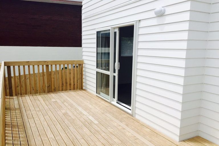 Photo of property in 53 Seymour Road, Sunnyvale, Auckland, 0612