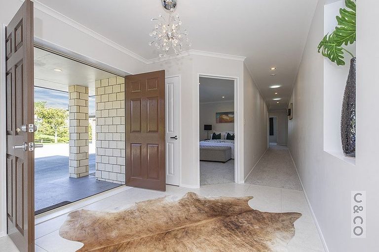 Photo of property in 289 Old North Road, Kumeu, 0892