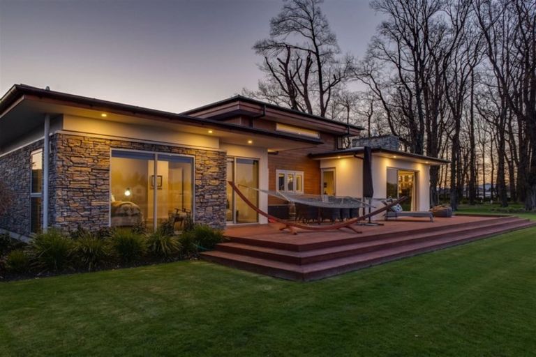 Photo of property in 28 Oakgrove Drive, Rangiora, 7400