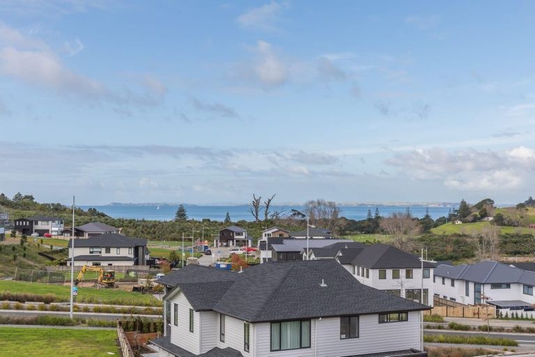 Photo of property in 9 Kumukumu Road, Long Bay, Auckland, 0630