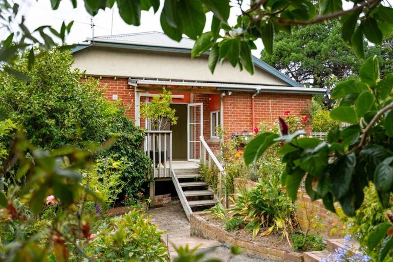 Photo of property in 36 Middleton Road, Kew, Dunedin, 9012