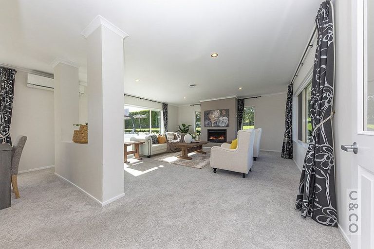 Photo of property in 289 Old North Road, Kumeu, 0892