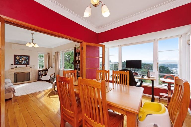 Photo of property in 15 Mertoun Terrace, Highbury, Wellington, 6012