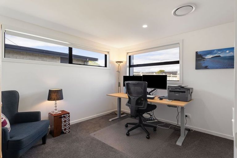Photo of property in 62 Freedom Drive, Kelvin Grove, Palmerston North, 4414