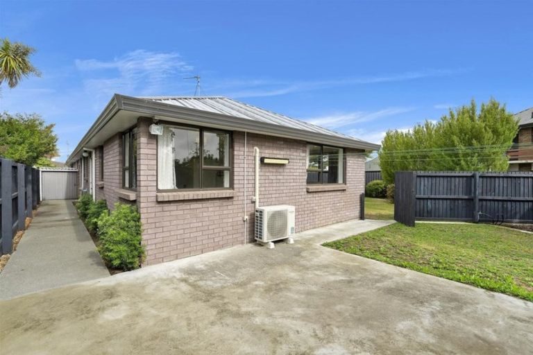 Photo of property in 2/27 Aberfoyle Place, Parklands, Christchurch, 8083