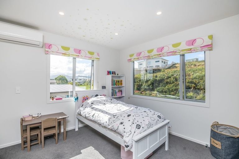 Photo of property in 104 Navigation Drive, Whitby, Porirua, 5024