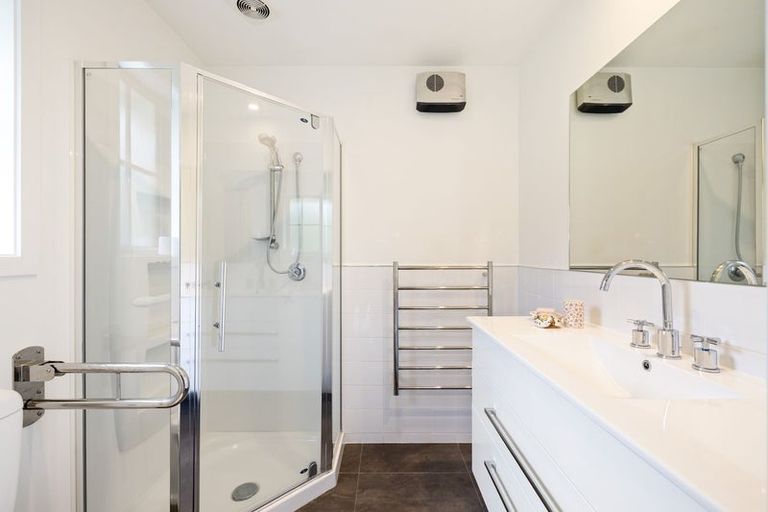 Photo of property in 2 Mallard Place, Woolston, Christchurch, 8023