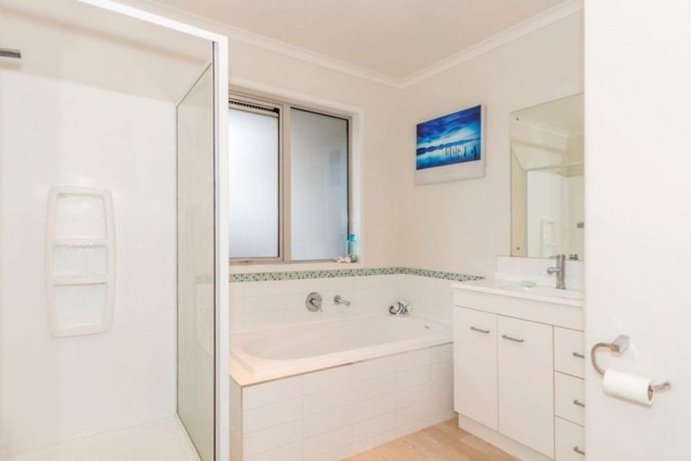 Photo of property in 51 Orrick Crescent, Avondale, Christchurch, 8061