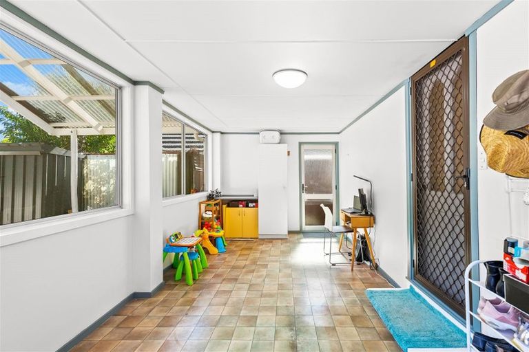 Photo of property in 347a Triangle Road, Massey, Auckland, 0614