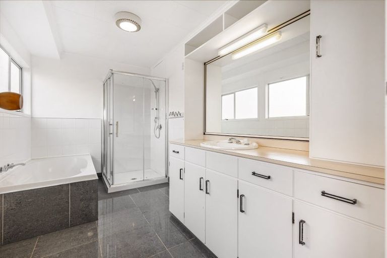 Photo of property in 16 Cockle Place, Stillwater, Silverdale, 0993